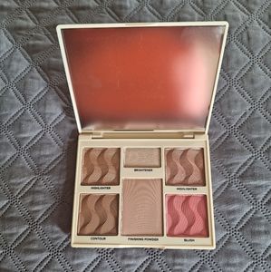Makeup palette